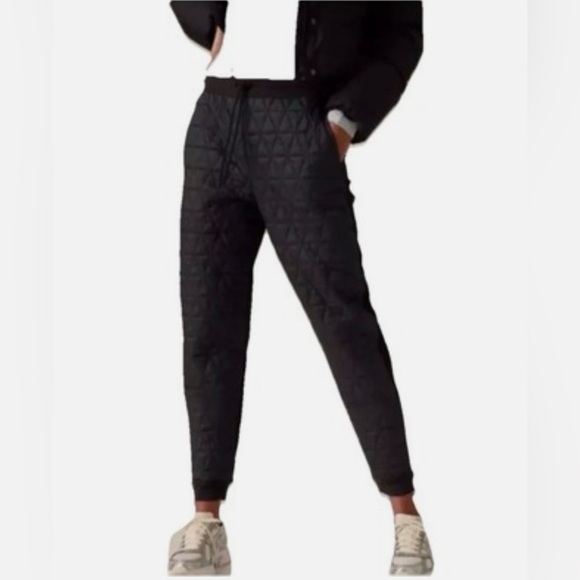 ATHLETA Solstice Jogger Quilted Puffy Apres Hiking  Pockets Black Women’s 14 - Picture 1 of 10